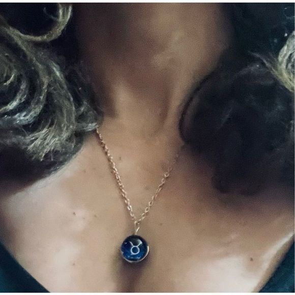 Capricorn BLUE GLOBE ZODIAC STAR SIGN HOROSCOPE NECKLACE - Picture 7 of 7